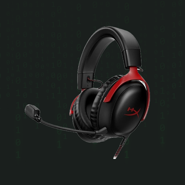 HyperX Cloud III Wired Gaming Headset, For PC / PS5 / Xbox Series, Angled 53mm Drivers, Noise Cancelling, With LED Mic Mute Indicator, 10Hz-21kHz Frequency Response